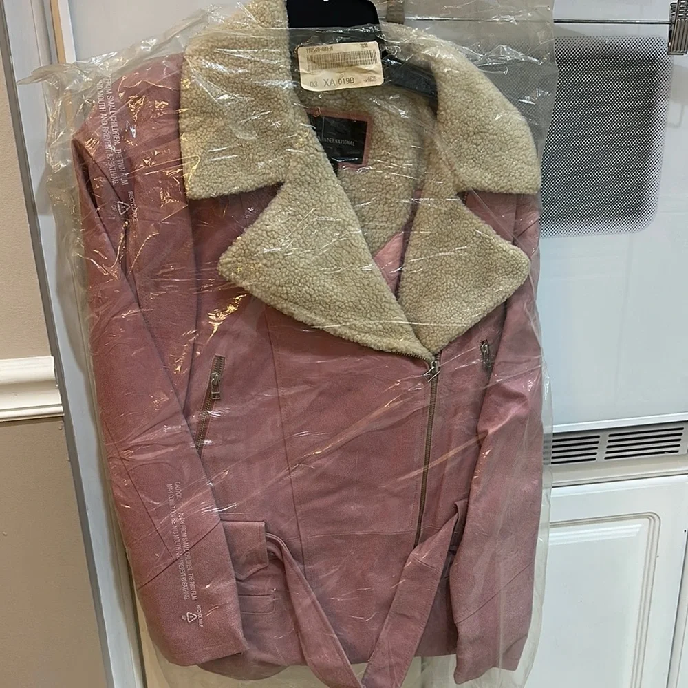 Vintage Moda International Pink Leather and Sherpa Motorcycle Jacket - NWT s - Picture 1 of 5